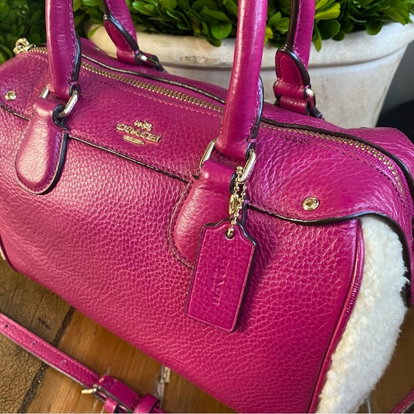 Coach Shearling Bennet Fushia Crossbody Handbag - Picture 4 of 16